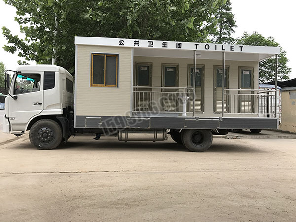 東風(fēng)天錦移動(dòng)廁所車(chē)圖片3