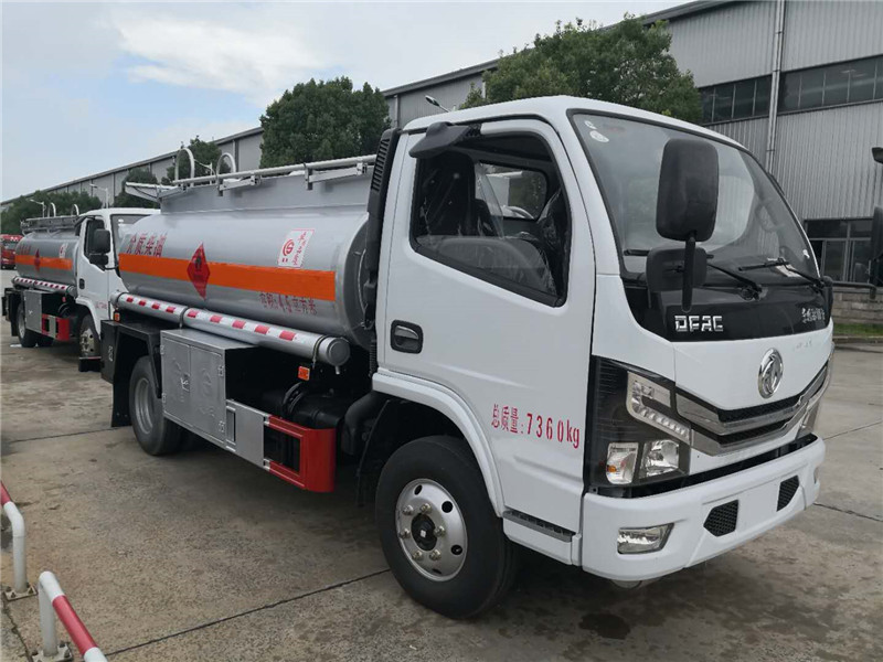 東風(fēng)小多利卡4.5方國六加油車圖片2
